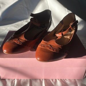 Crown Vintage Pippin Whiskey
US 8.5
EU 39
UK 6.5